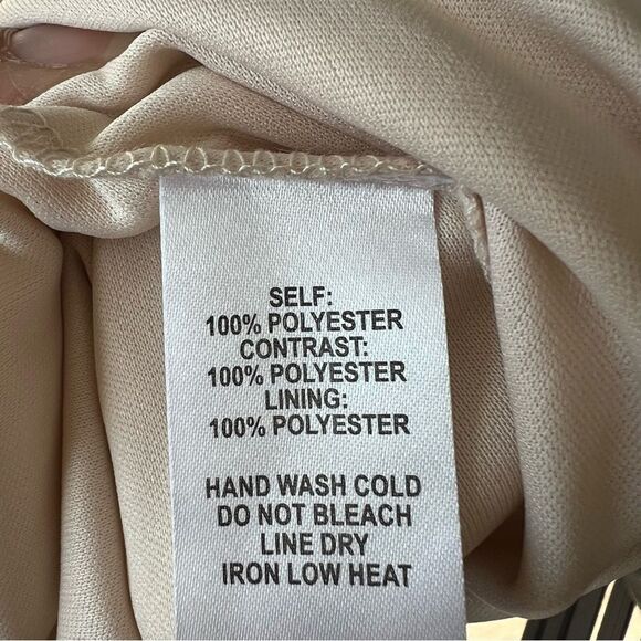 Lulu’s Off White Sleeveless Lace Maxi Dress Bridal Collection - Picture 14 of 15